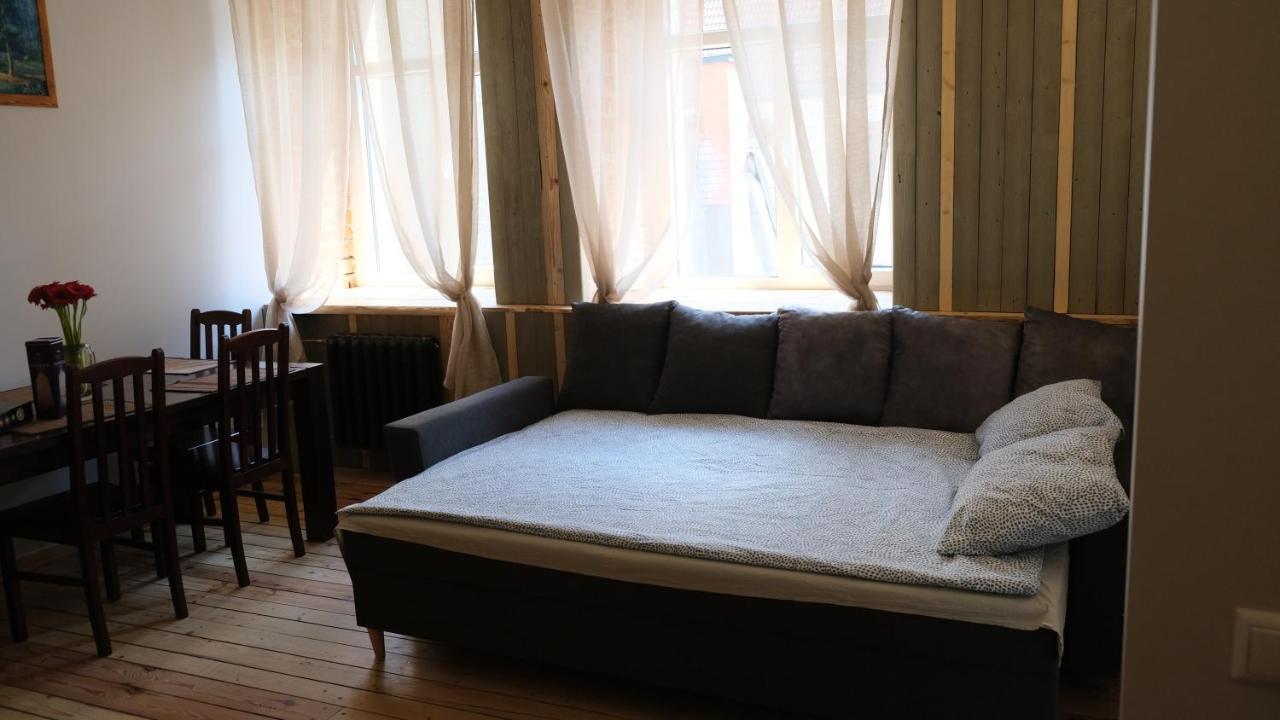 Historic Apartment With Wooden Floors In The Hearth Of Old-Town Riga Dış mekan fotoğraf